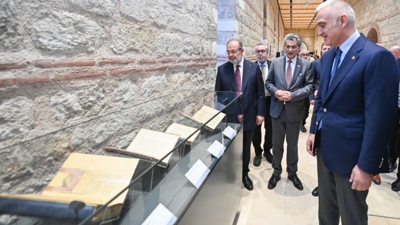 Foto - Osmanlı'nın 500 yıllık ilim geleceğine ışık tutan dev külliyat: Bakan Ersoy Rami Kütüphanesi'nde...