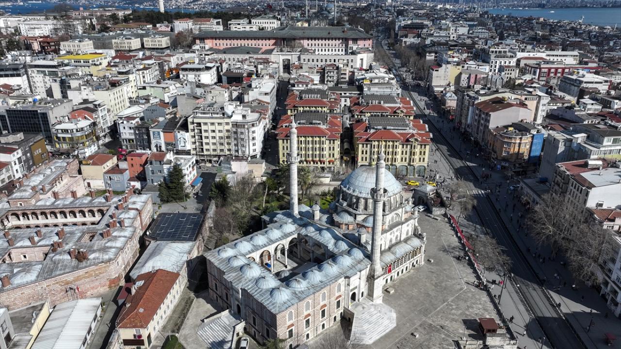 Foto - Osmanlı'nın İstanbul'daki son selatin külliyesi: Laleli Camii