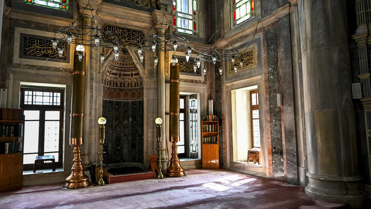 Foto - Osmanlı'nın İstanbul'daki son selatin külliyesi: Laleli Camii