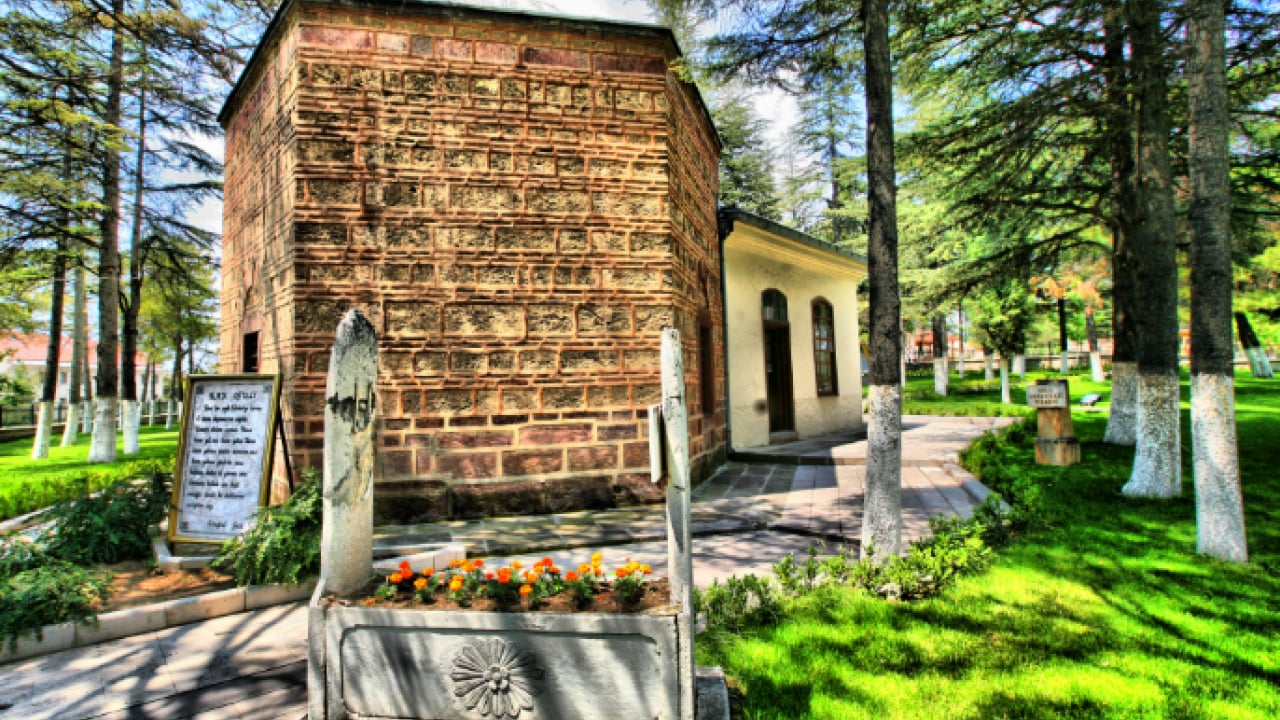 Foto - Osmanlı’nın kalbi Söğüt’te 2025 yılı rekorla kapandı: Diriliş ruhu milyonları buluşturdu! Ertuğrul Gazi’ye 3 milyon ziyaretçi