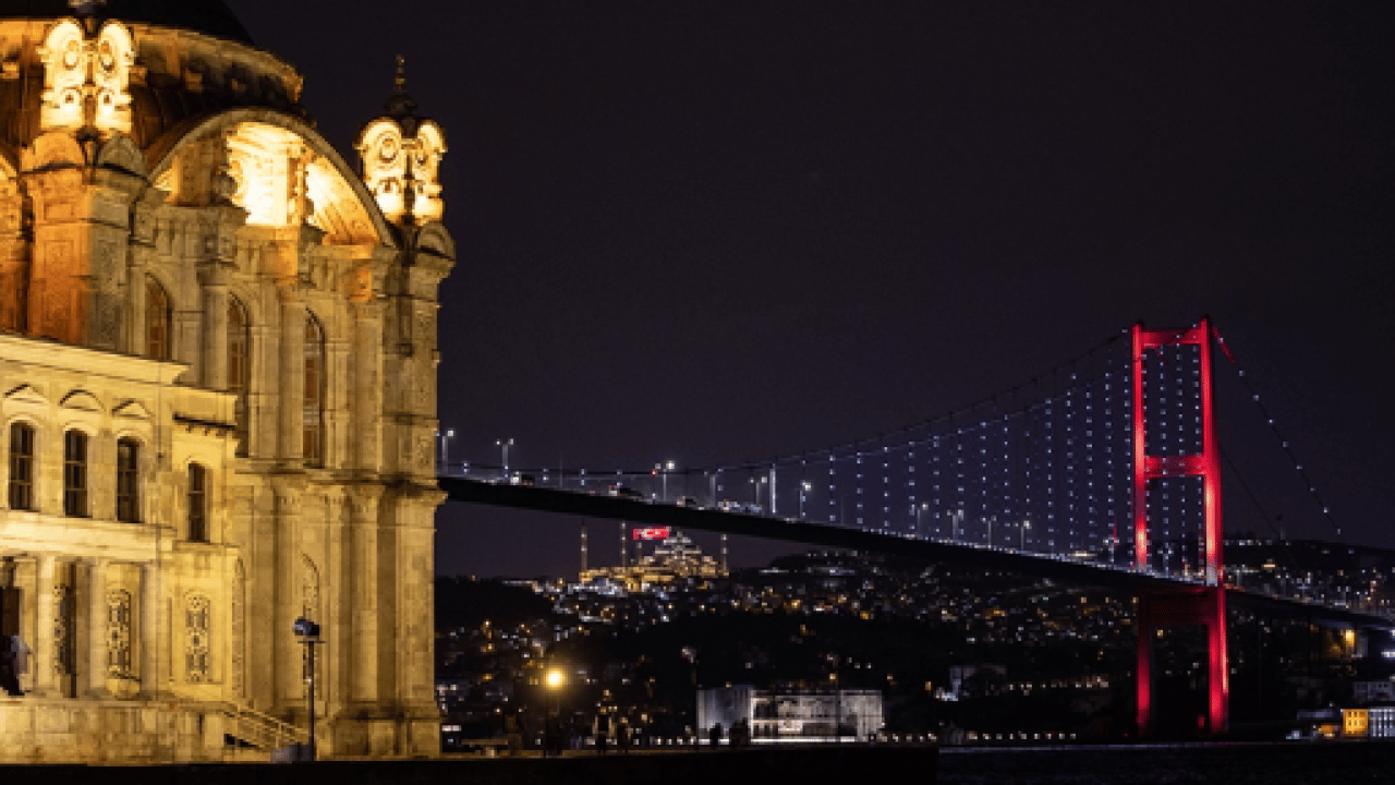 Foto - Otizmli evlatlarımıza tam destek! Tarihi yapılar mavi ve kırmızı ışıkla aydınlatılacak