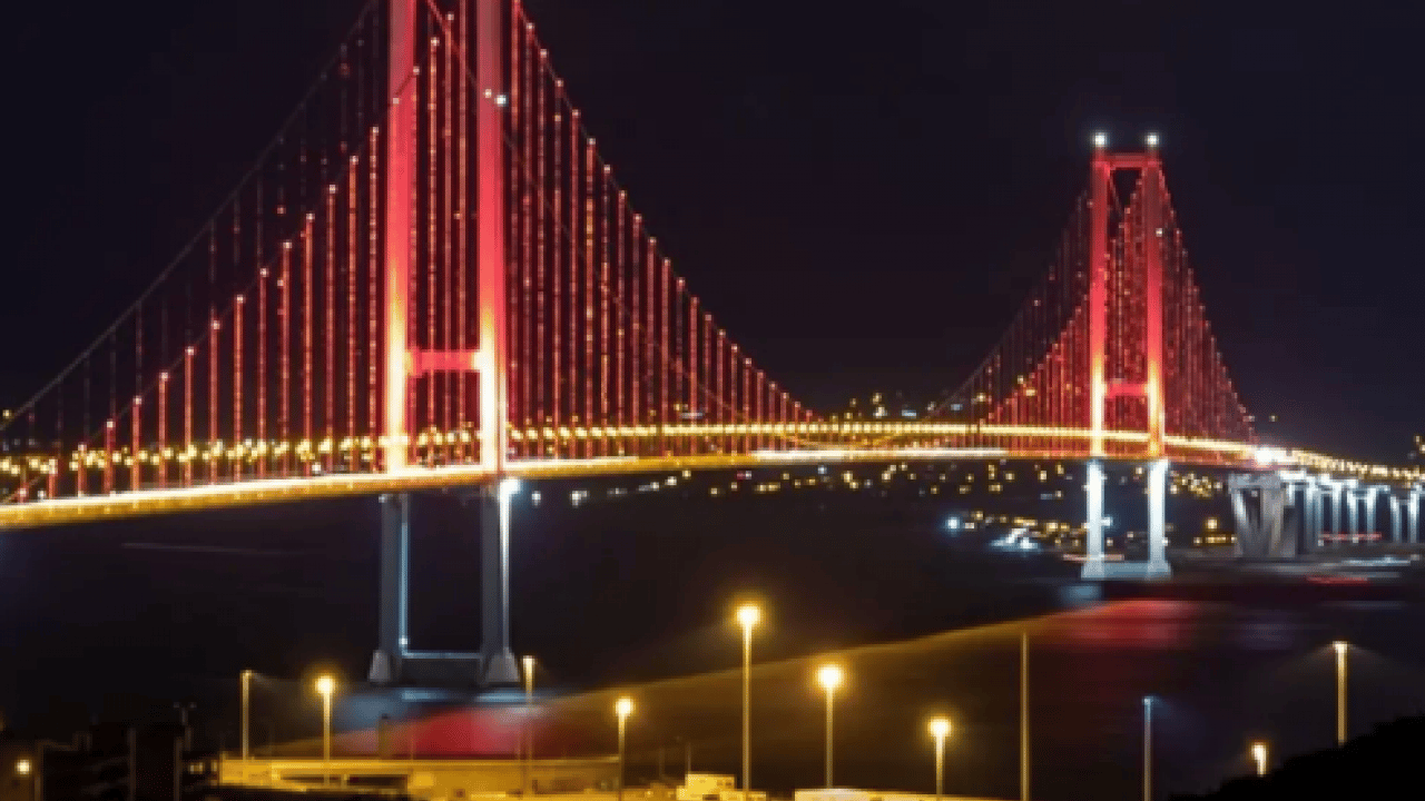 Otizmli evlatlarımıza tam destek! Tarihi yapılar mavi ve kırmızı ışıkla aydınlatılacak