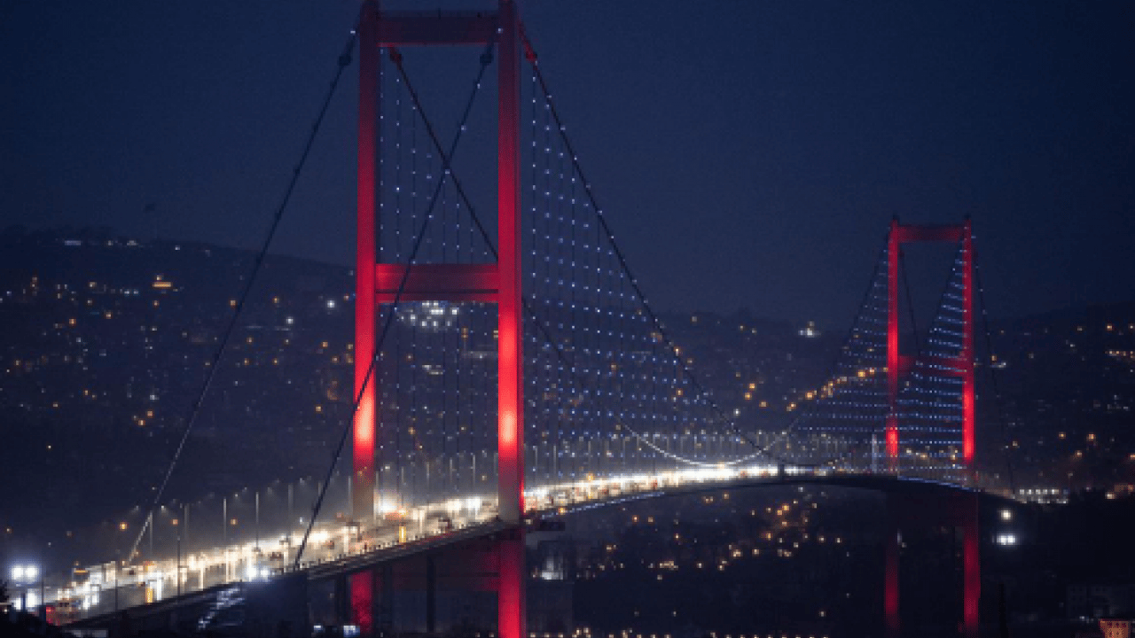 Foto - Otizmli evlatlarımıza tam destek! Tarihi yapılar mavi ve kırmızı ışıkla aydınlatılacak