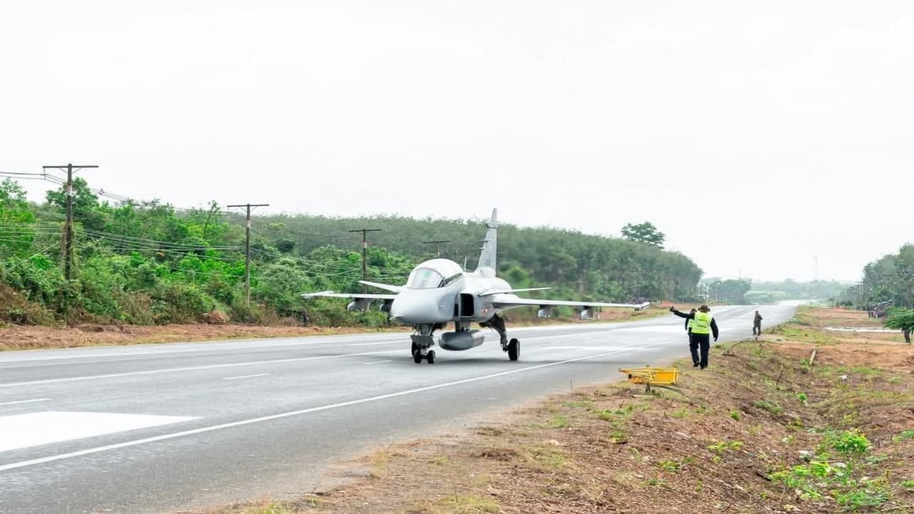 Foto - Otobandan kalkış yapan, F-35’den ucuz savaş uçağı: Kafaya koydular, 150 adetlik devasa bir filoya ulaştıracaklar