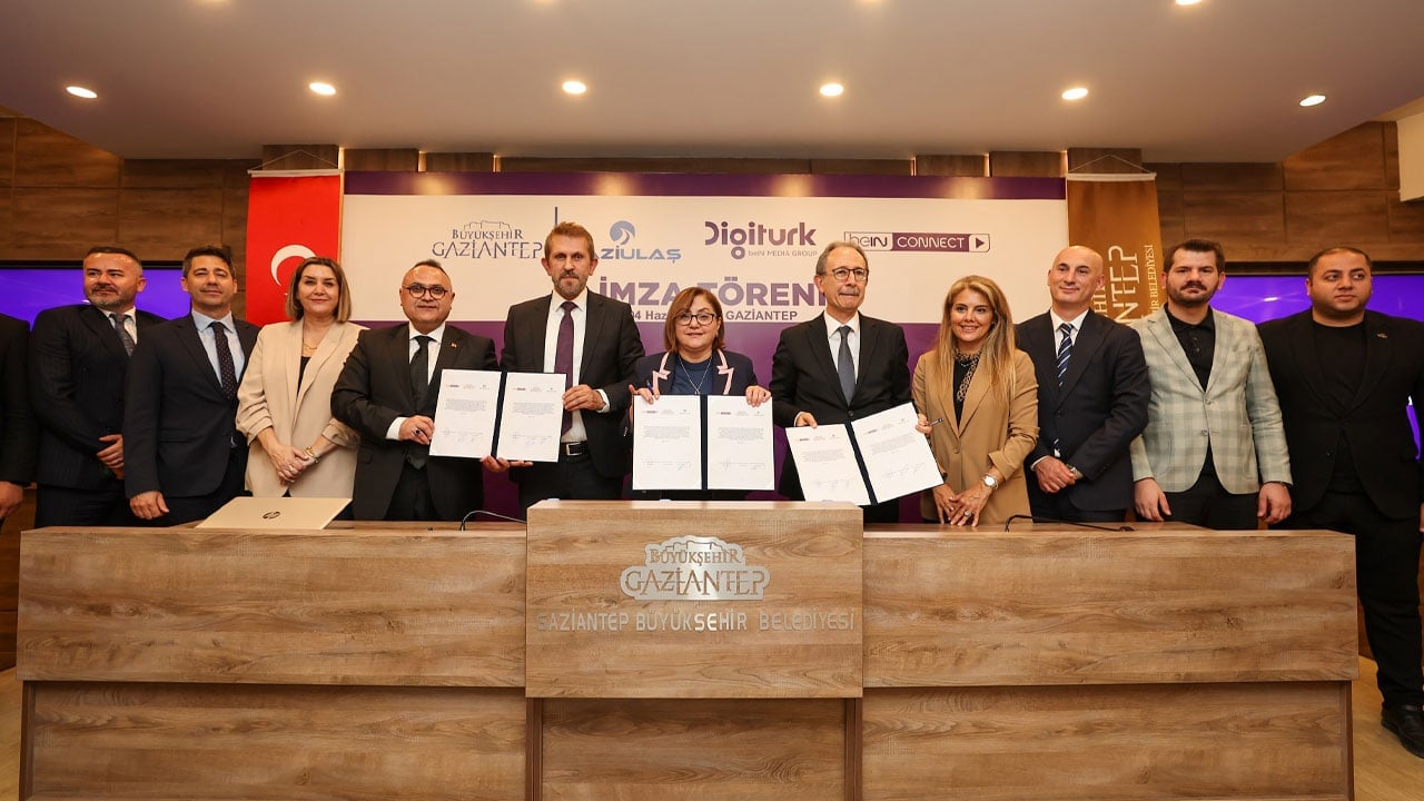 Foto - Otobüs ve tramvaylarda yeni dönem! Gaziantep’te yolcular maç ve dizi izleyebilecek