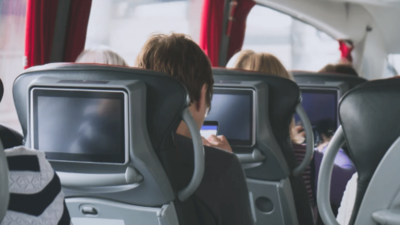 Foto - Otobüslerin arka koltuğu neden yüksek? Meğer nedeni çok basitmiş!