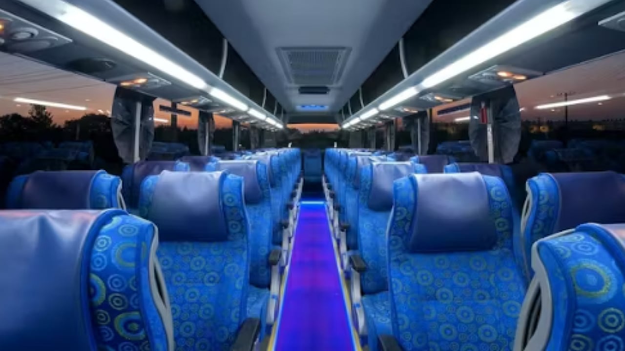 Foto - Otobüslerin arka koltuğu neden yüksek? Meğer nedeni çok basitmiş!