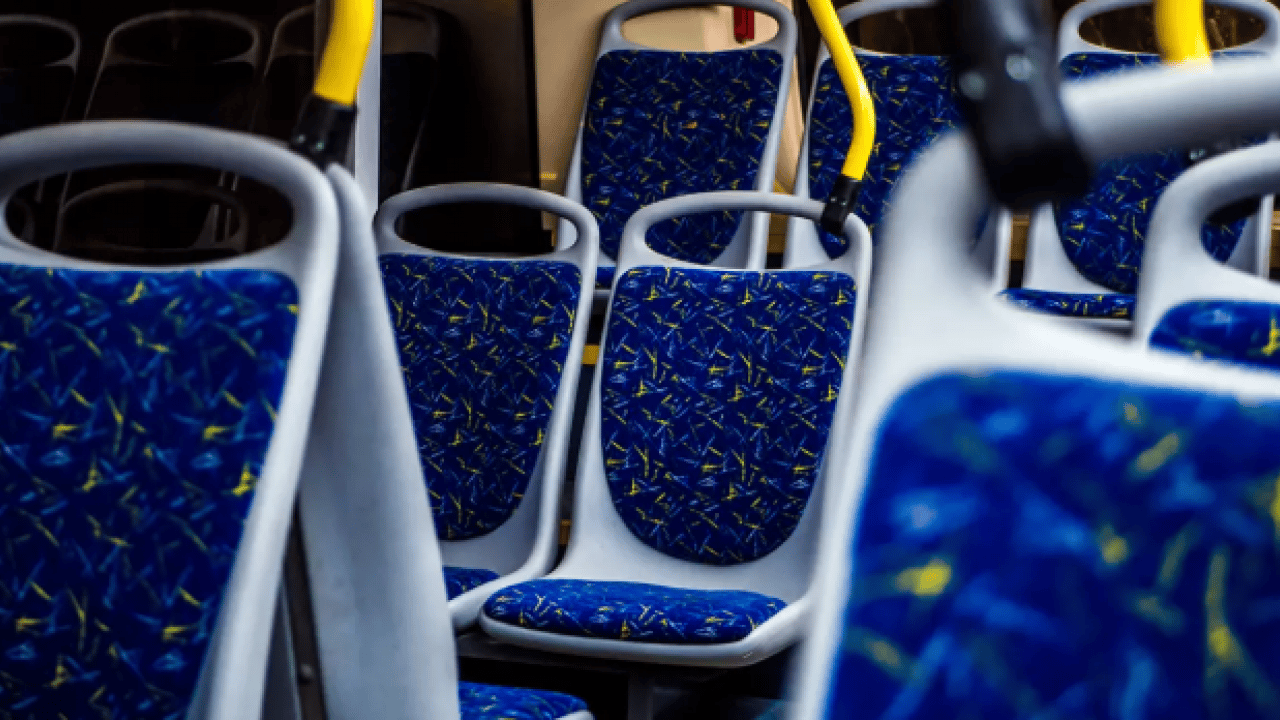 Foto - Otobüslerin arka koltuğu neden yüksek? Meğer nedeni çok basitmiş!