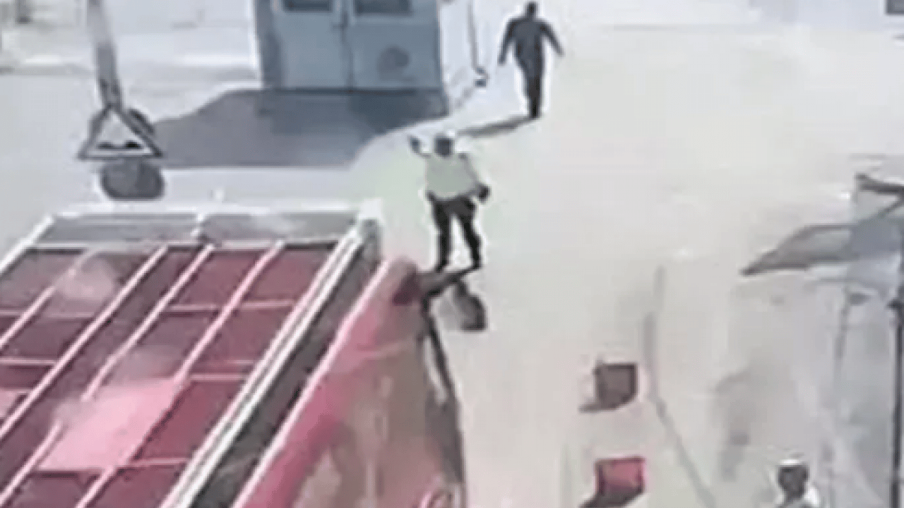 Foto - Otobüsü polisin üzerine sürmüştü! CHP’li alçak şoför hapsi boyladı