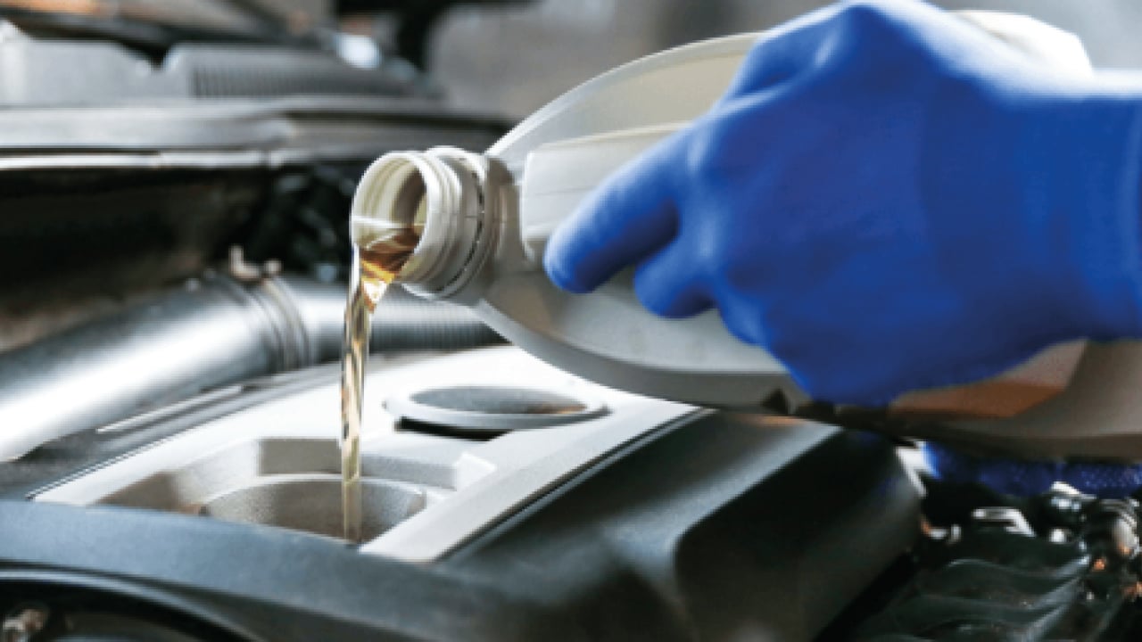 Foto - Otomobil sahiplerine altın gibi öğütler! Yağmurdan kaçarken doluya yakalanmayın!