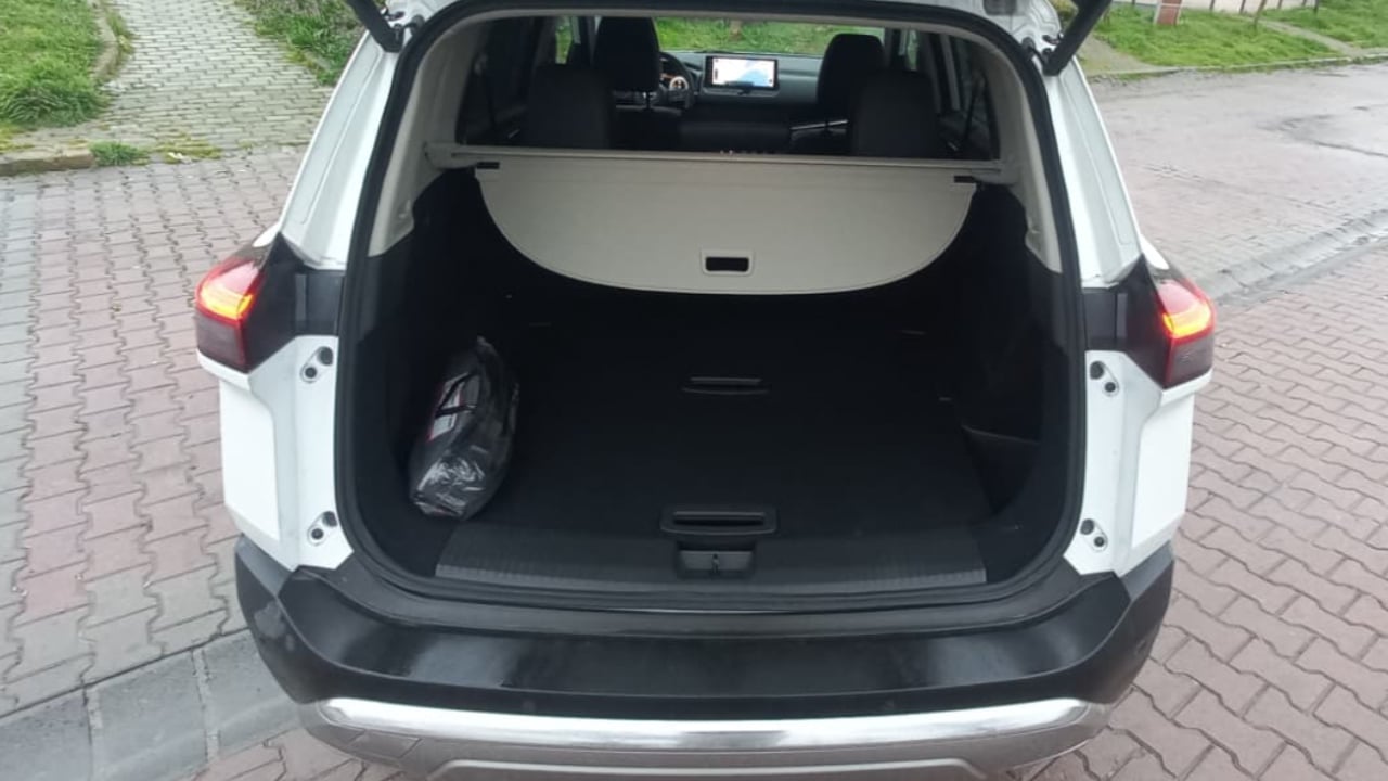 Foto - Otomobil tutkunları için bir SUV rehberi! Nissan X‑Trail’in direksiyonu başında geleceğe yolculuk!