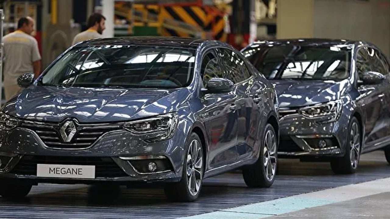 Foto - Otomobilde bir devir kapanıyor: Türkiye'nin en çok satan iki modeli tarih oluyor! Kapış kapış giden o araçlar artık üretilmeyecek