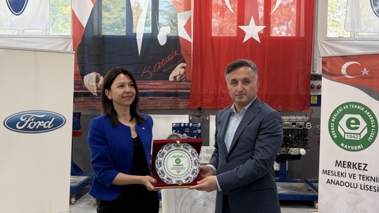 Foto - otomotiv laboratuvarına kavuştular Öğrenciler uygulamalı eğitim görecek
