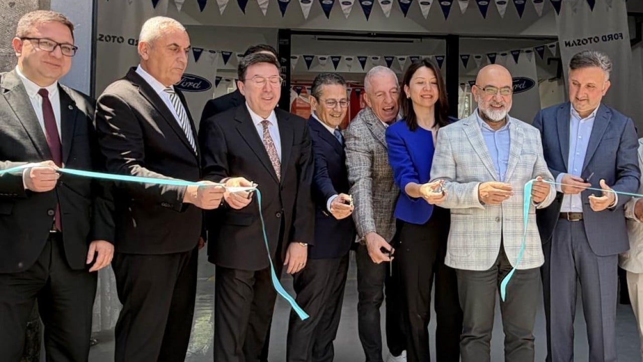 otomotiv laboratuvarına kavuştular Öğrenciler uygulamalı eğitim görecek