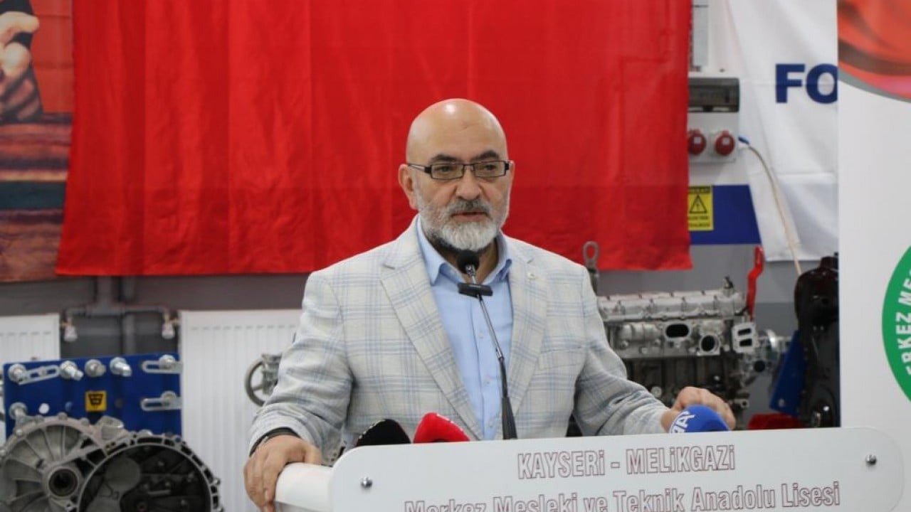 Foto - otomotiv laboratuvarına kavuştular Öğrenciler uygulamalı eğitim görecek