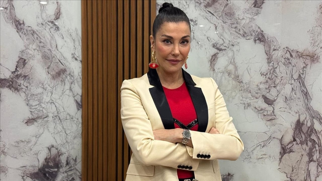 Foto - Oyuncu Deniz Akkaya apar topar gözaltına alındı! İşte herkesi şaşkına çeviren sebebi