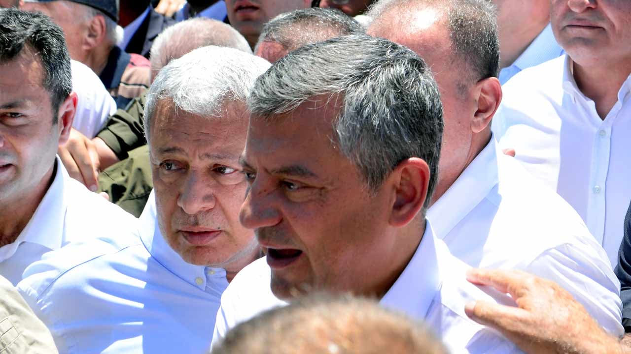 Foto - Özel Adana'da traktör üstünde konuştu! Çankaya için de 'siyasi' nakaratı
