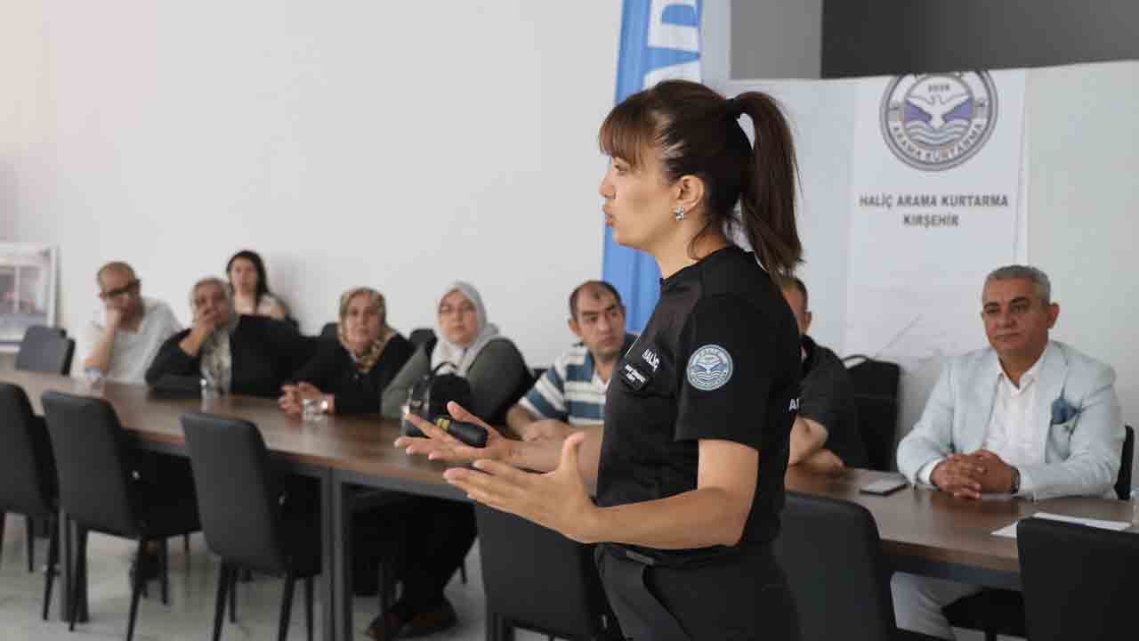 Foto - Özel bireyler ilk kez afet çantasıyla tanıştı: Hayat kurtaran bilgileri uygulamalı öğrendiler