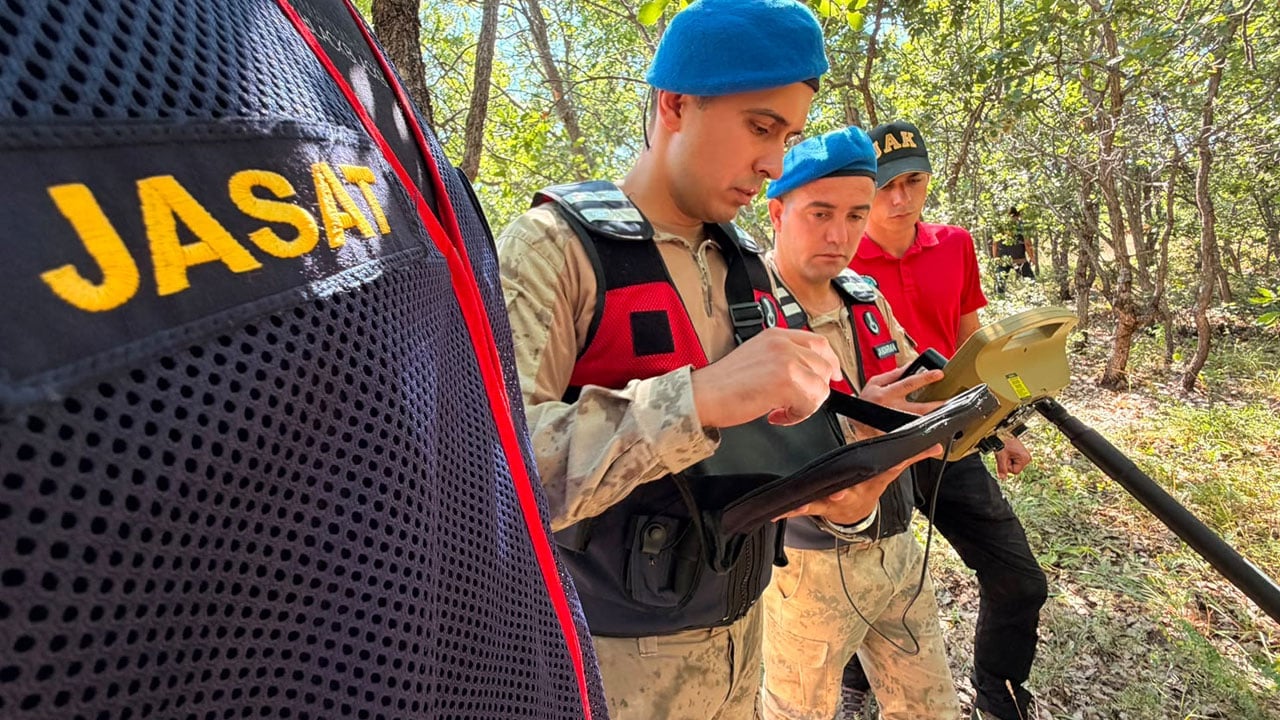 Foto - Özel ekip, 100 kilometrelik alanda Gülistan Doku'nun cenazesini arıyor