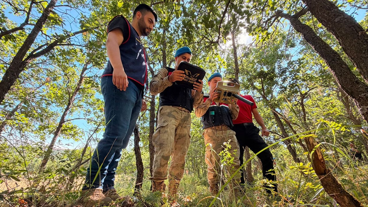 Foto - Özel ekip, 100 kilometrelik alanda Gülistan Doku'nun cenazesini arıyor