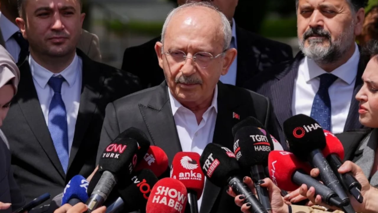 Foto - Özel’in CHP’deki talan imparatorluğu çöktü! Küfür, rüşvet, şantaj ve ihraç… Şaibeli koltuk gitti, kürsü savaşı başladı