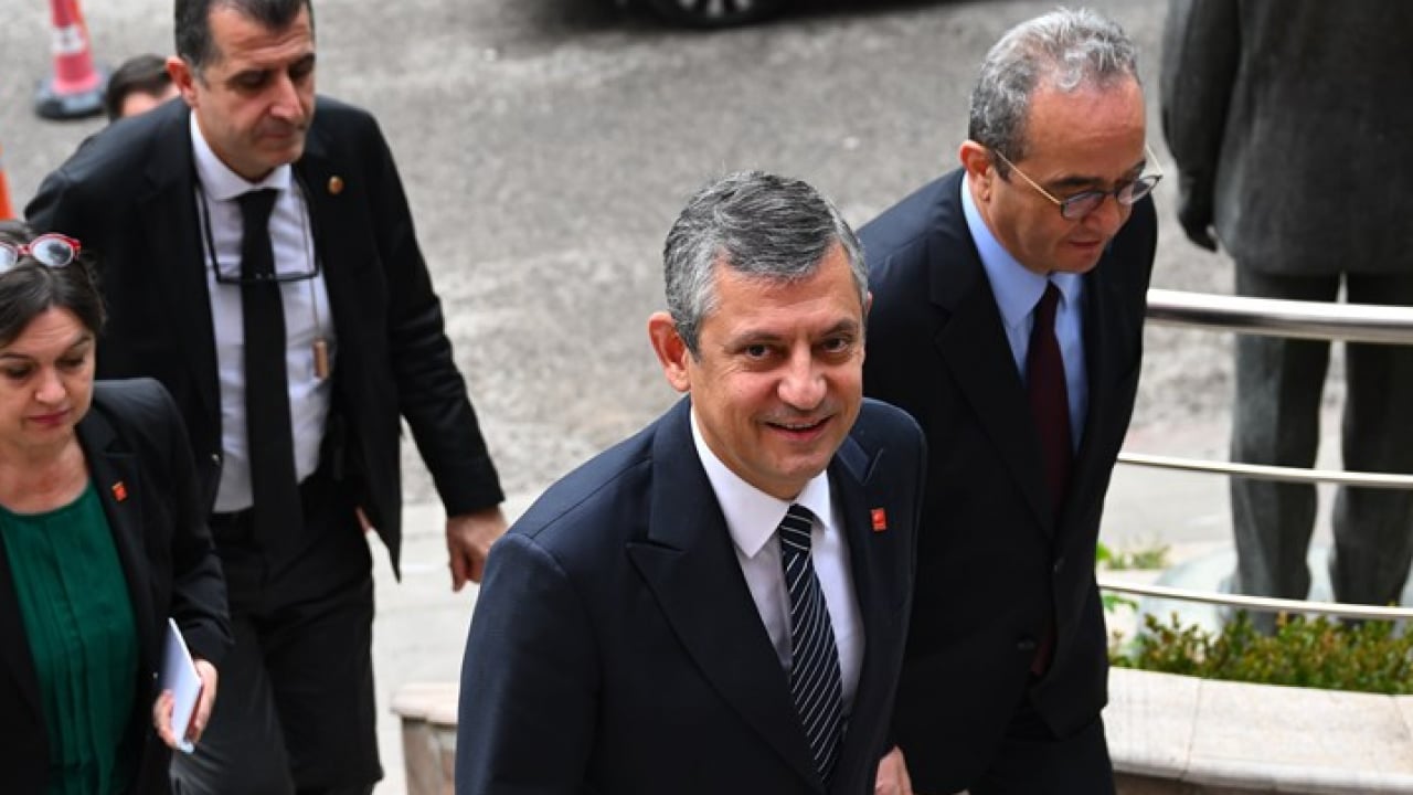 Foto - Özgür Hoca (!) fetva veriyor! Piyango bileti kumar değilmiş!