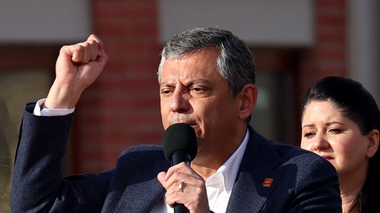 Foto - Özgür Hoca (!) fetva veriyor! Piyango bileti kumar değilmiş!