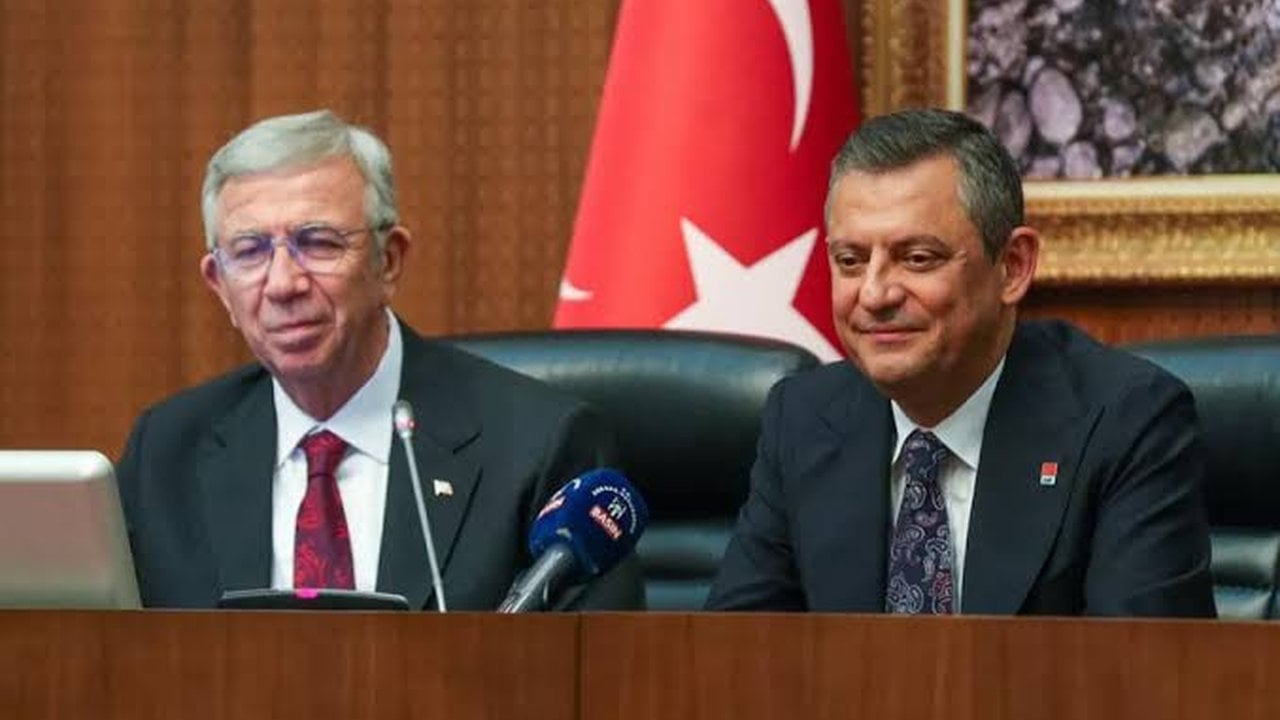 Foto - Özgür Özel, herkesin merak ettiği konuya cevap verdi! Mansur Yavaş Yeni Parti’ye katılacak mı?