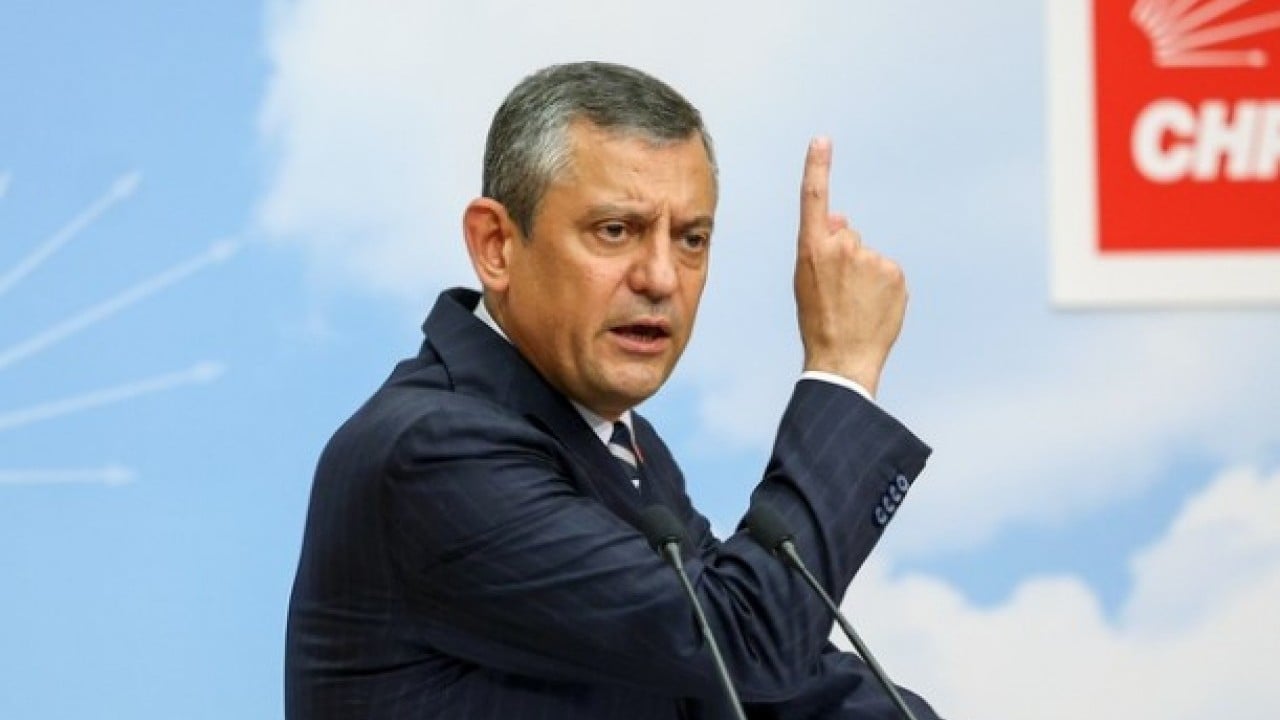 Foto - Özgür Özel Starmer'e küstü: 'Affedilir yanı yok'