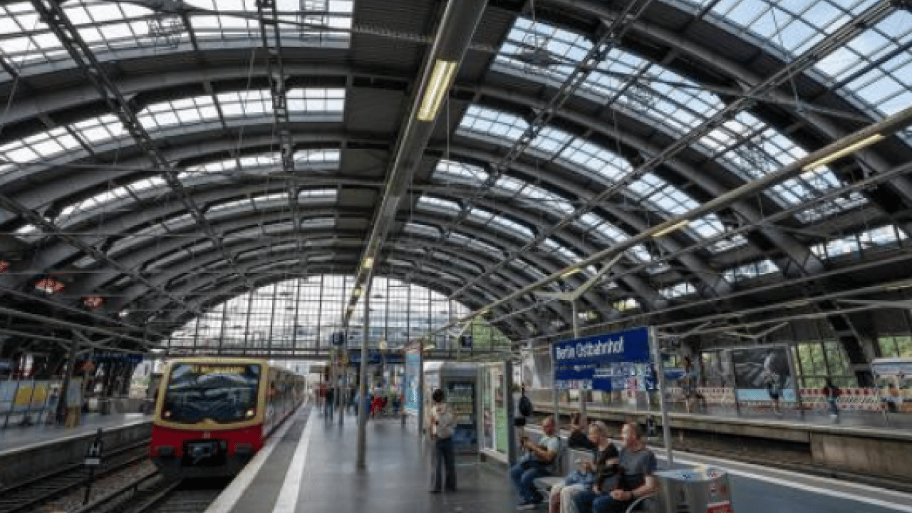 Foto - Özgür Özel ucuzlatmayı vaat ediyor… Almanya’da yeni alkol yasağı kararı