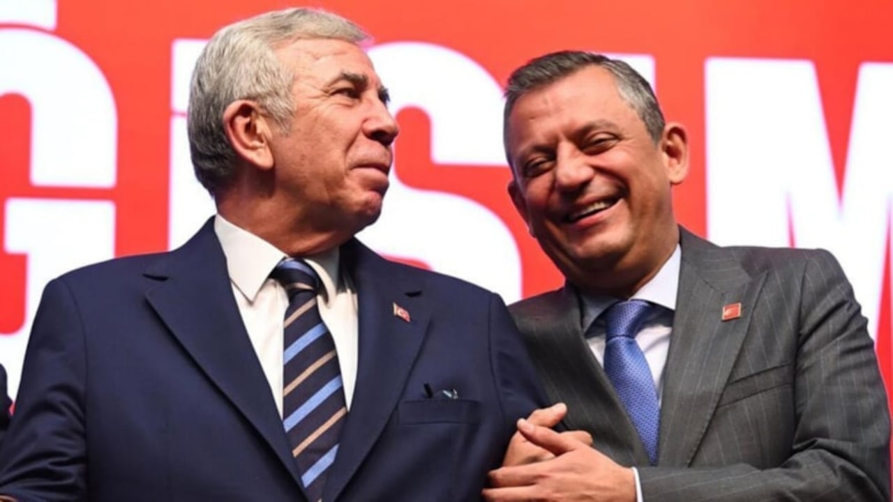 Foto - Özgür Özel ve Mansur Yavaş’ın uçakta aklını aldılar! "Pavyon" detayı olay oldu