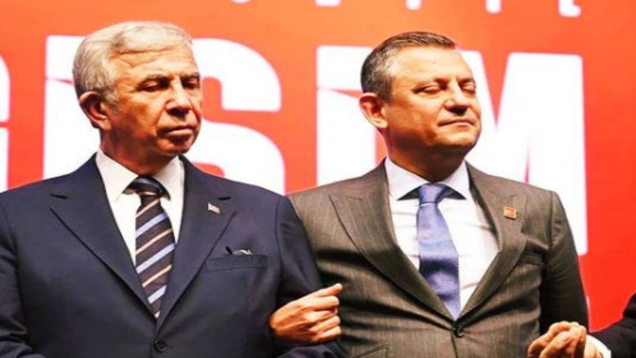 Foto - Özgür Özel ve Mansur Yavaş’ın uçakta aklını aldılar! "Pavyon" detayı olay oldu