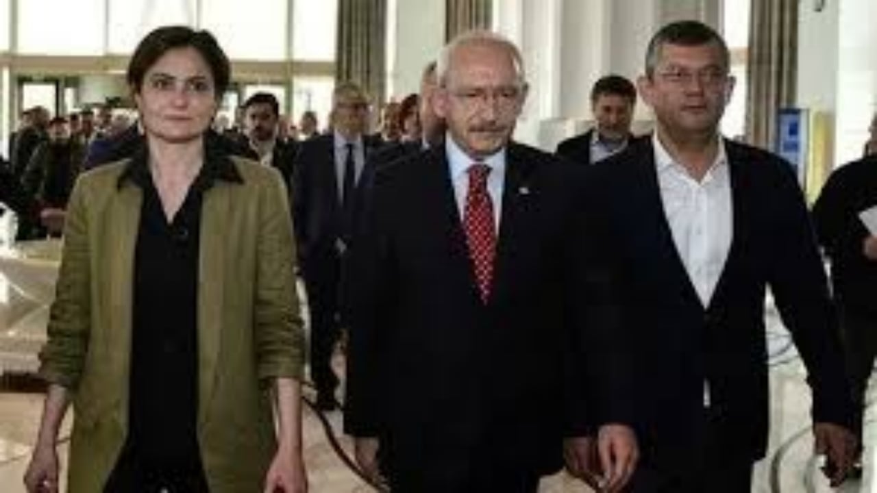Foto - Özgür Özel’den gece yarısı çok konuşulacak Kılıçdaroğlu hamlesi! Bütün gözler yarına çevrildi