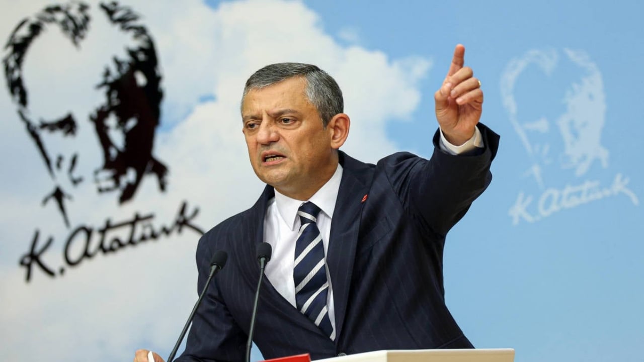 Foto - Özgür Özel’den gece yarısı çok konuşulacak Kılıçdaroğlu hamlesi! Bütün gözler yarına çevrildi