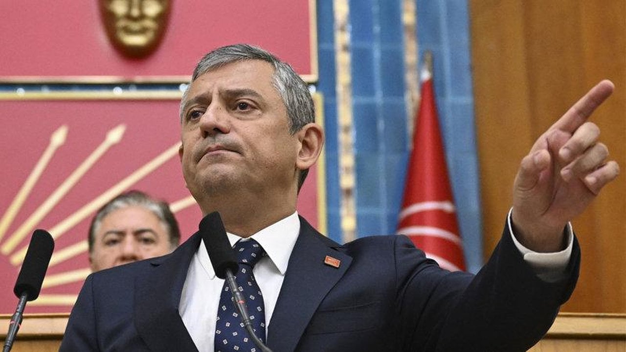 Foto - Özgür Özel’e beklenmedik darbe! "Üçüncü Yol"cular çarşıyı fena karıştırdı