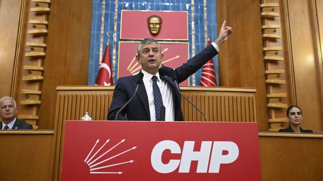 Foto - Özgür Özel’e beklenmedik darbe! "Üçüncü Yol"cular çarşıyı fena karıştırdı