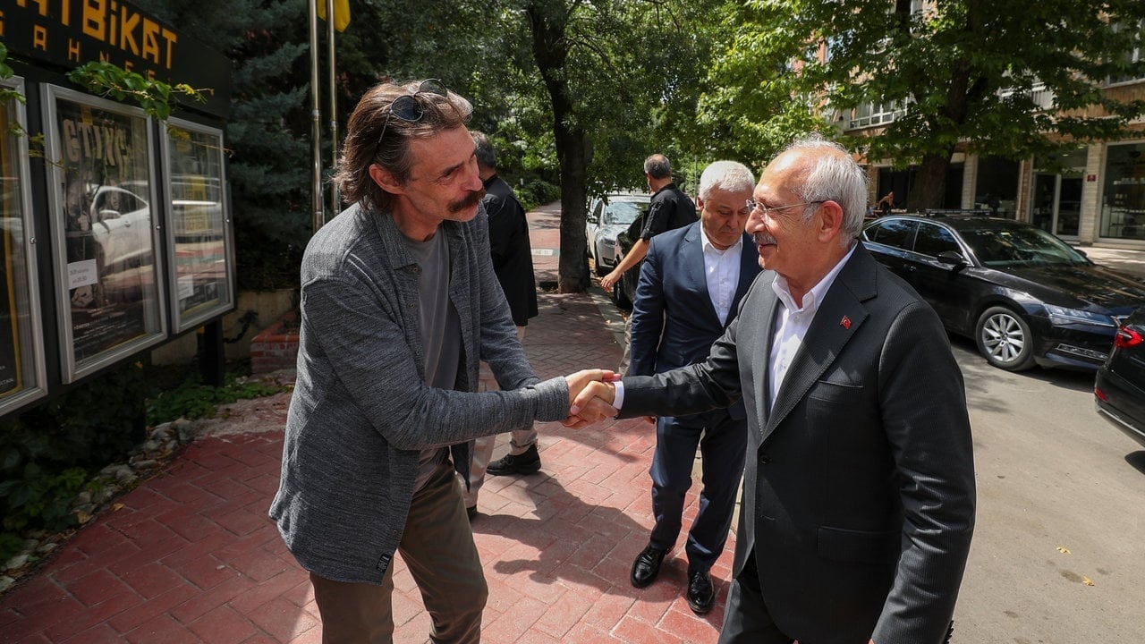 Foto - "Özgür Özel’i bırakıp Kılıçdaroğlu’na yanladı" denilmişti! "Behzat Ç."den ilk açıklama