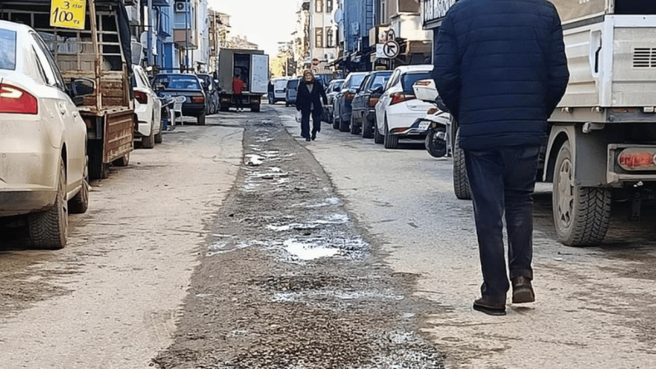 Foto - Özgür Özel’i rezil eden görüntüler: Kürsüdeki Edirne öyle, gerçek Edirne böyle