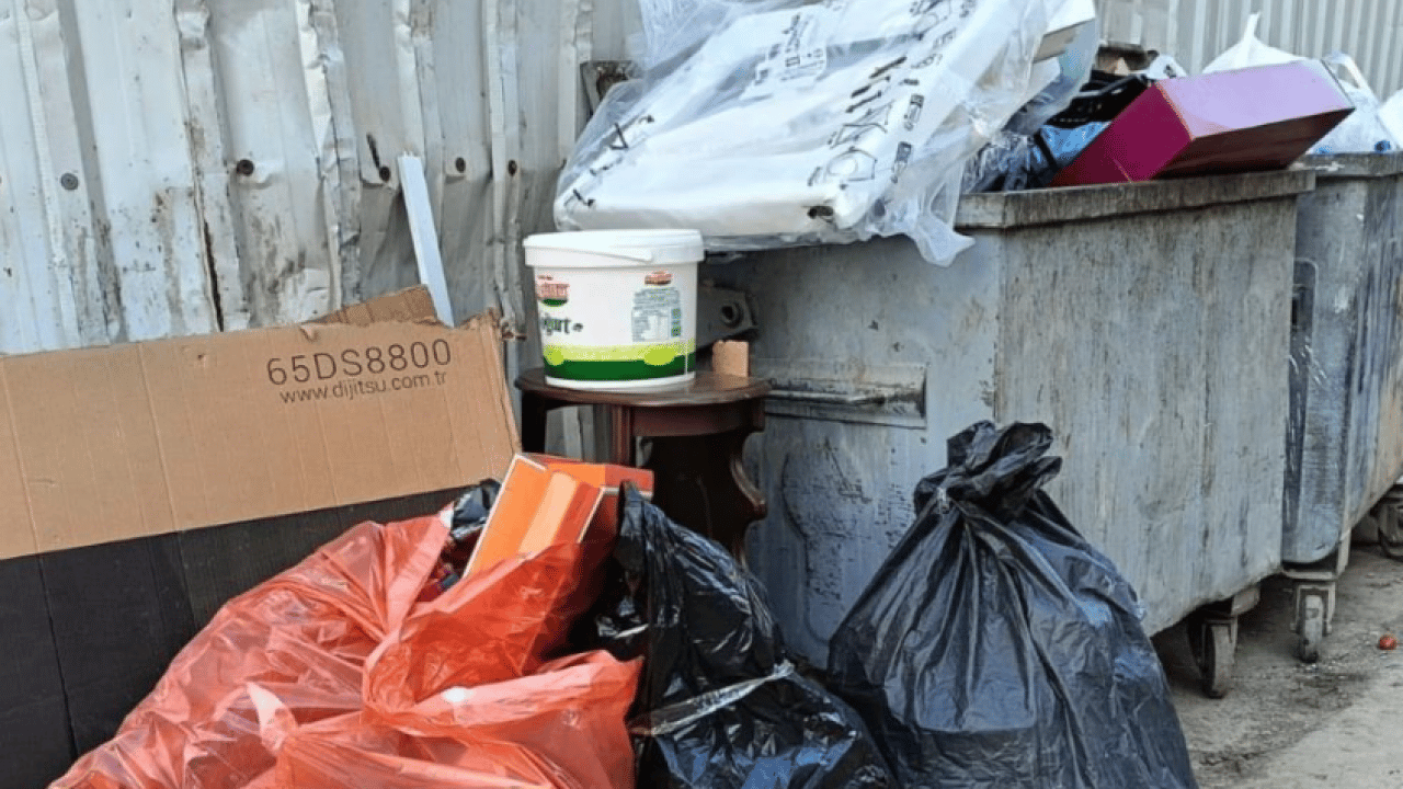 Foto - Özgür Özel’i rezil eden görüntüler: Kürsüdeki Edirne öyle, gerçek Edirne böyle