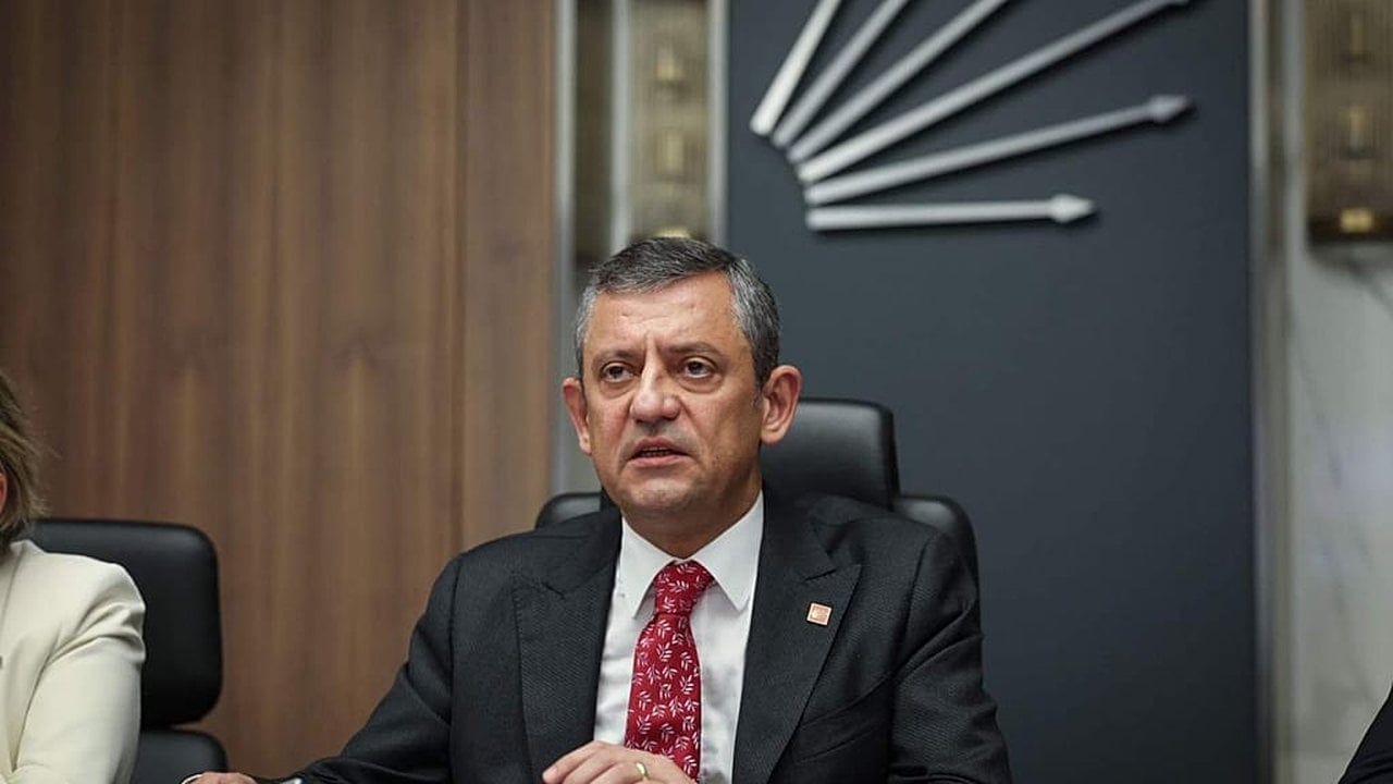 Foto - Özgür Özel’in başından aşağıya kaynar sular boşalacak! Kılıçdaroğlu’na sessiz sedasız ulaşmaya çalışıyorlarmış: "İsimleri söylesem hayret edersiniz"