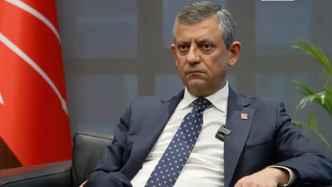 Foto - Özgür Özel’in yeni adresi belli oldu! Parti binasına posterler asıldı bile