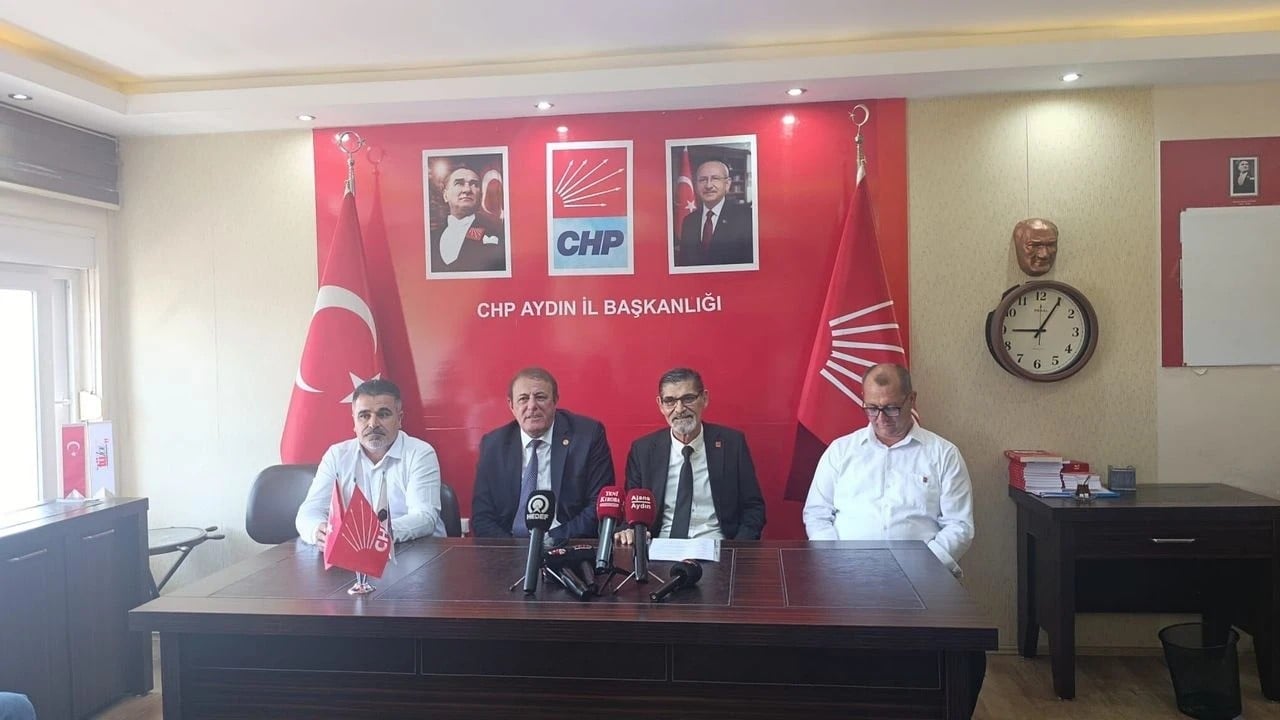 Foto - Özgür’ün kendi açıklamalarını hatırlattı: CHP'li isim Özel ve İmamoğlu'nu perişan etti