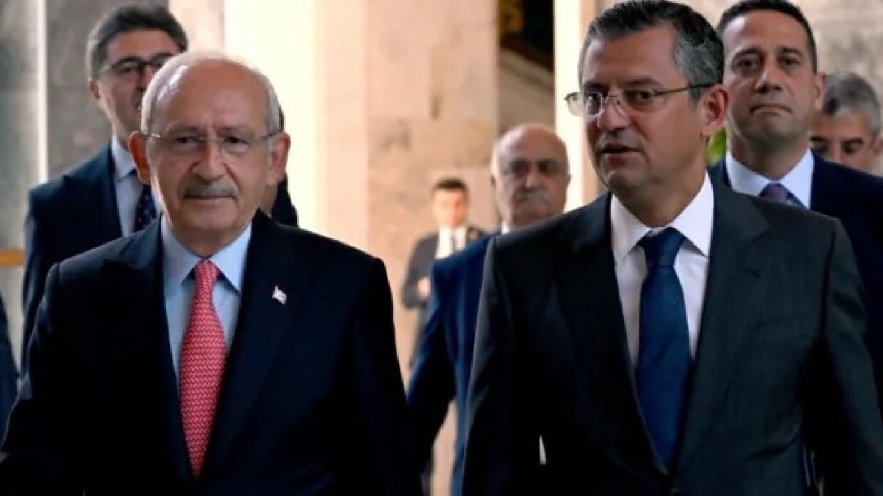 Foto - Özgür’ün kendi açıklamalarını hatırlattı: CHP'li isim Özel ve İmamoğlu'nu perişan etti