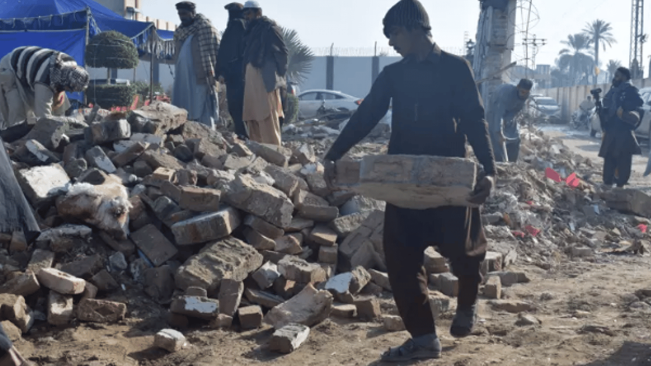 Foto - Pakistan Dera İsmail Han'da intihar saldırısı: Hayatını kaybedenlerin sayısı yükseldi