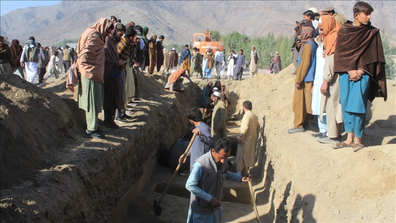 Foto - Pakistan ile Afganistan arasında karşılıklı saldırılar sürüyor! Ölü sayısı açıklandı 