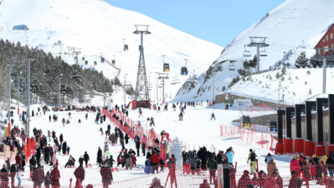 Foto - Palandöken’de kayak sezonu devam ediyor: Sezon 30 Nisan’a kadar uzatıldı