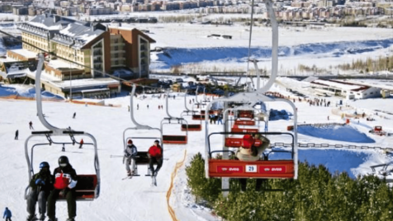 Palandöken’de kayak sezonu devam ediyor: Sezon 30 Nisan’a kadar uzatıldı