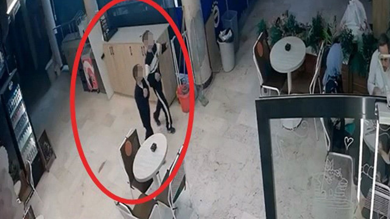 Panik dolu anlar! 2 çocuk Fenerbahçeliler Derneği’ni ateşe verdi