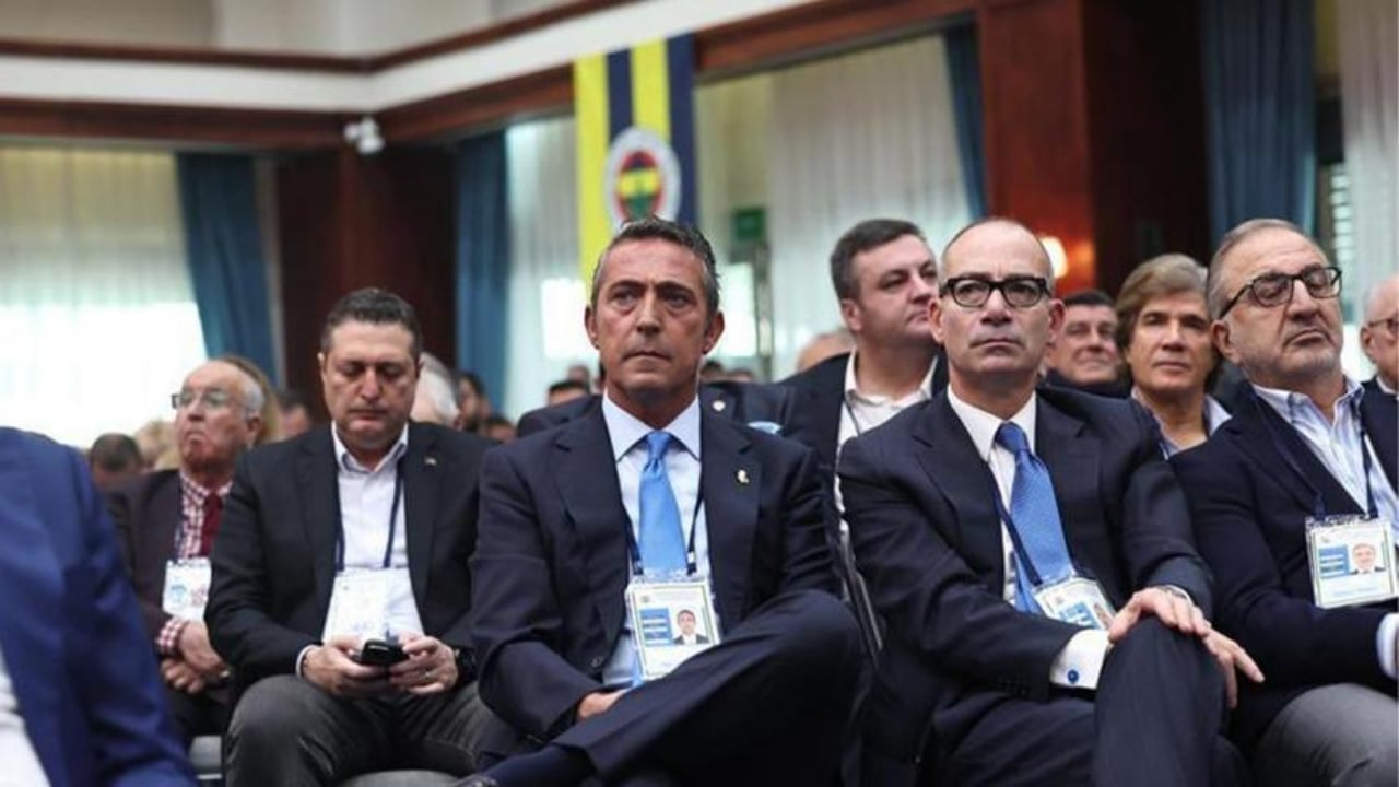 Foto - Para insana neler yaptırıyor? Ali Koç’un tavrı büyük tepki çekti