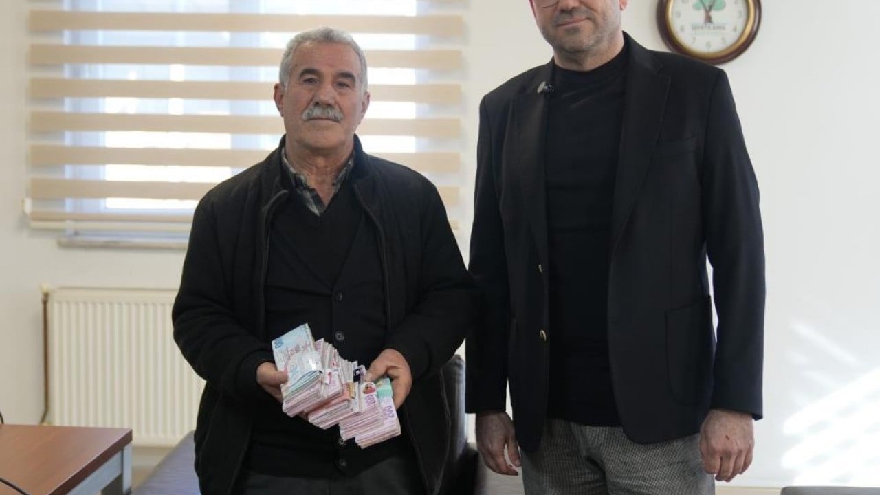 Foto - Para poşeti çöpe gitti çöp poşeti bankaya!